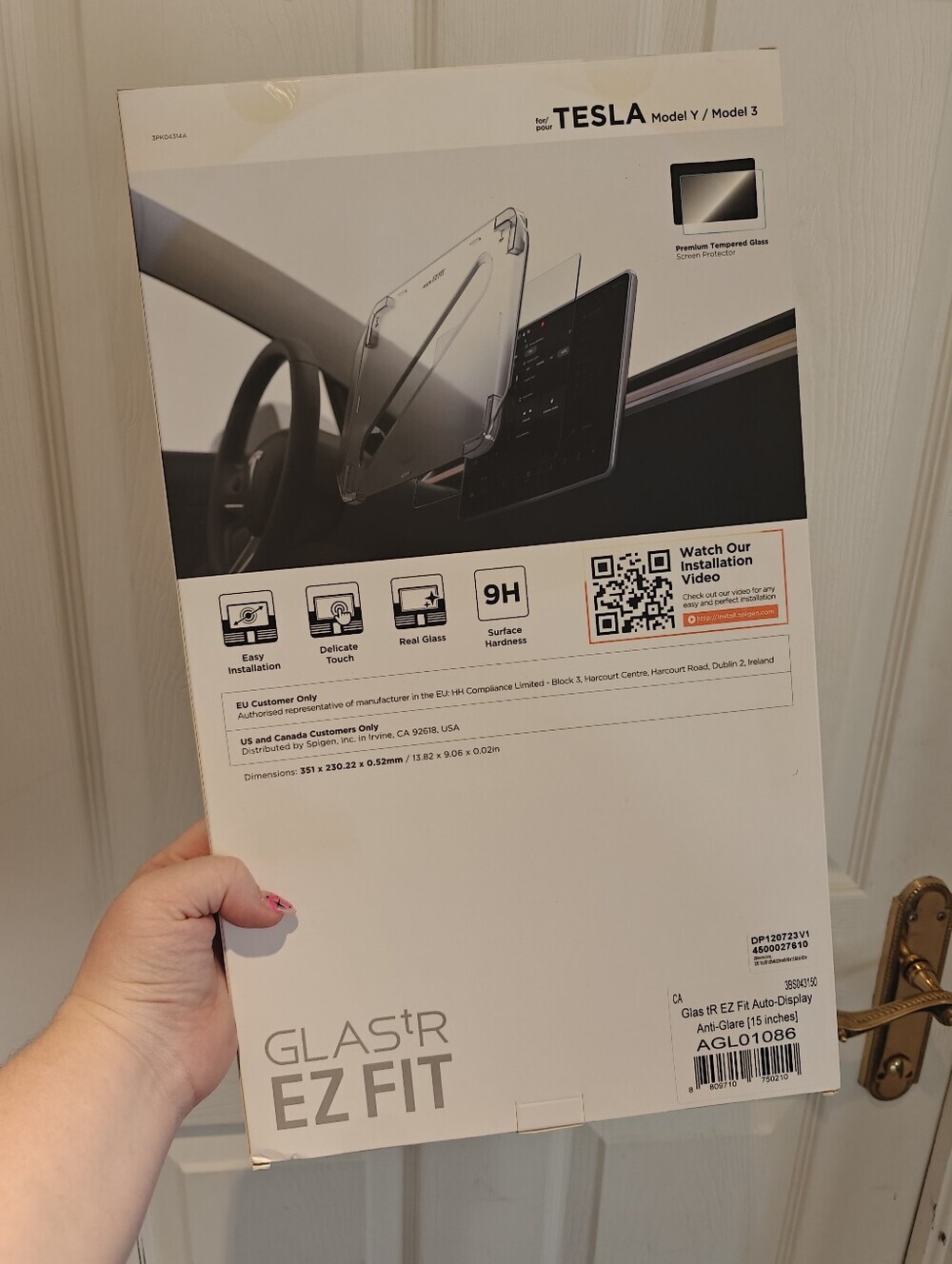 SPIGEN Glastr EZ Fit Anti-Glare Screen Protector For TESLA Model Y / Model 3 - Picture 2 of 2